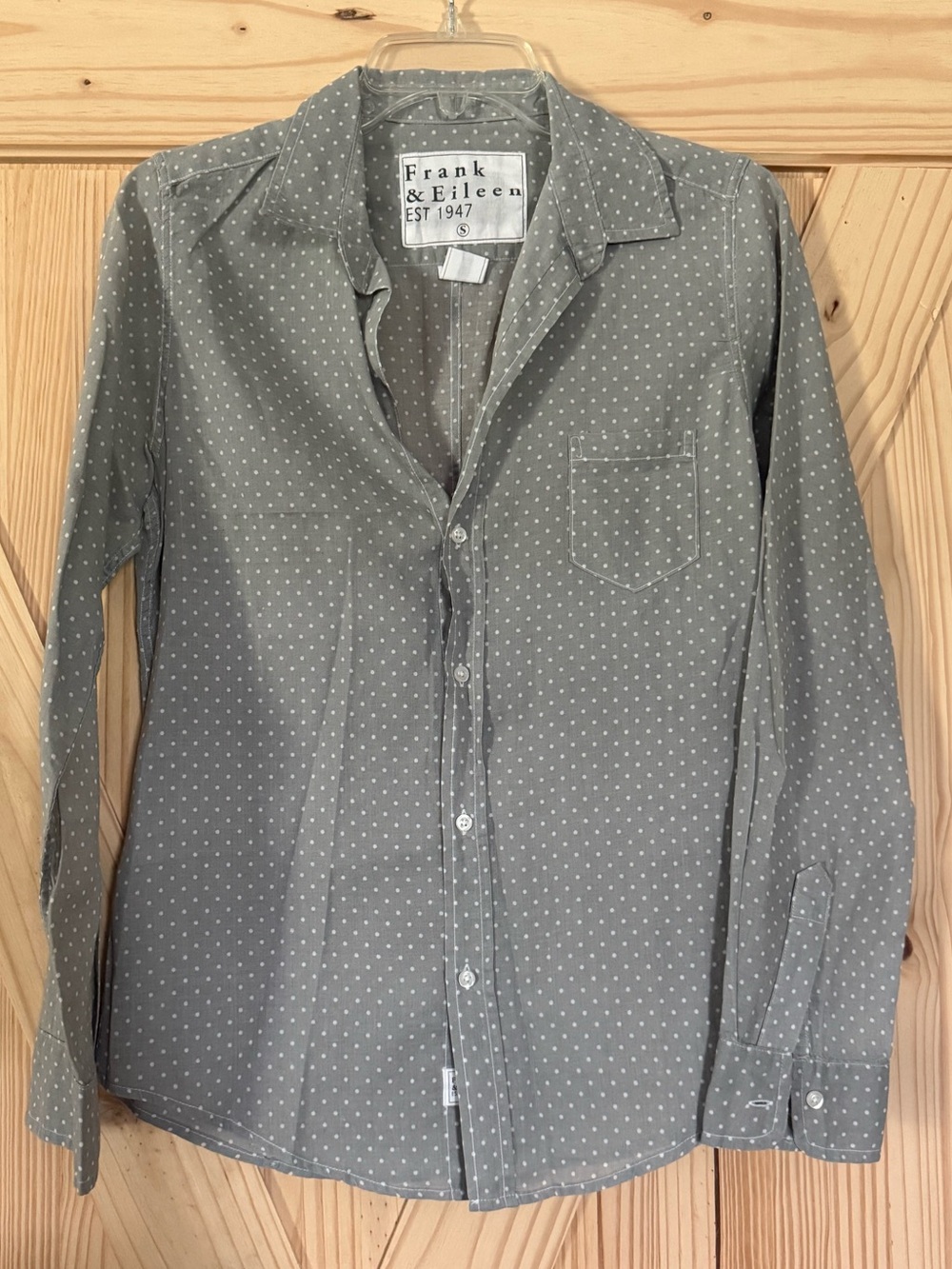 Frank & Eileen Women’s Gray White Polka Dot Long-Sleeve Shirt